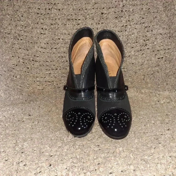 HISPANITAS-Black Patent Leather-Multi Material-Glove Heel Bootie-Sz 41-Near Mint - Picture 3 of 7